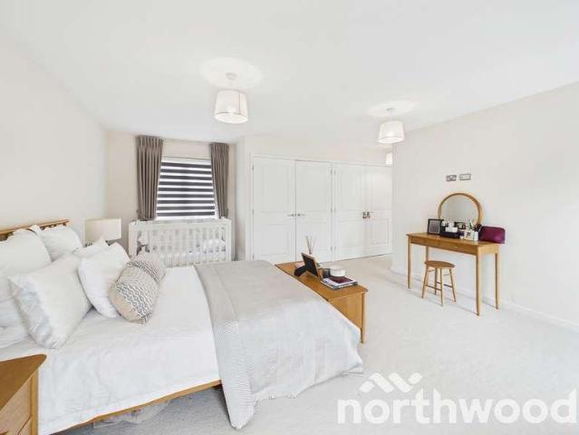 4 bed house for sale
