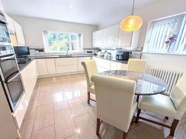 4 bed house for sale