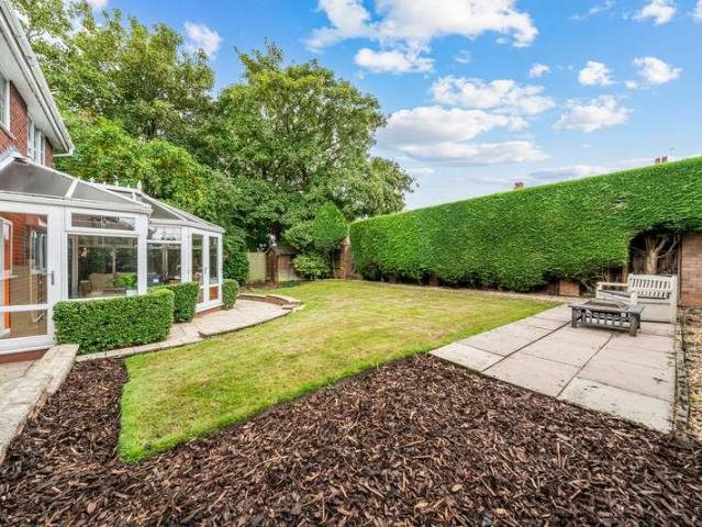 4 bed house for sale