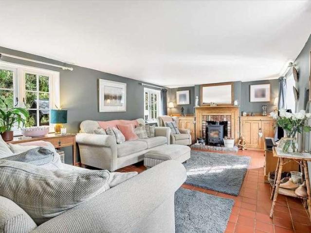 4 bed house for sale