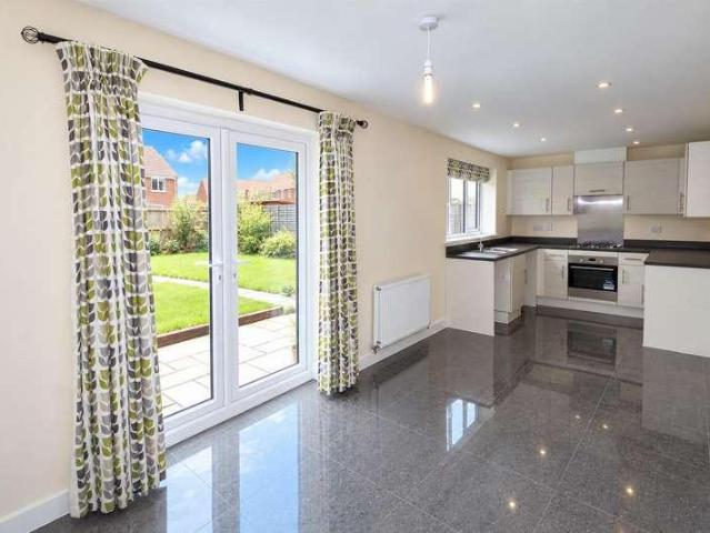 4 bed house for sale