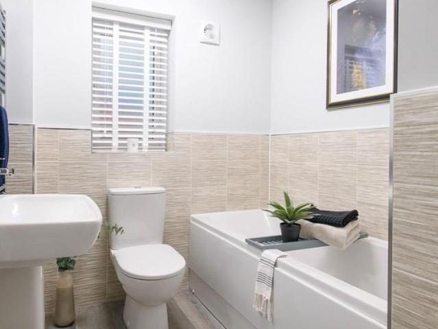 4 bed house for sale