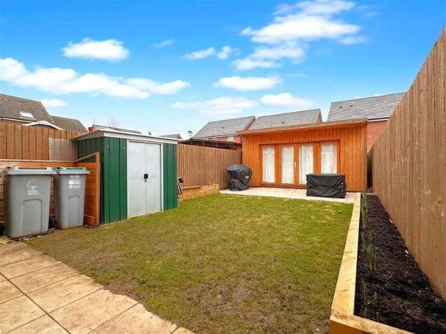 4 bed house for sale