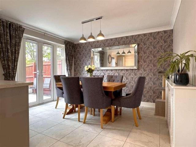4 bed house for sale