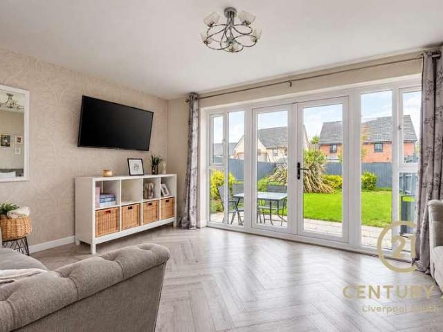 4 bed house for sale