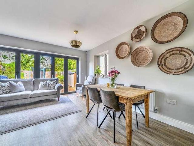 4 bed house for sale
