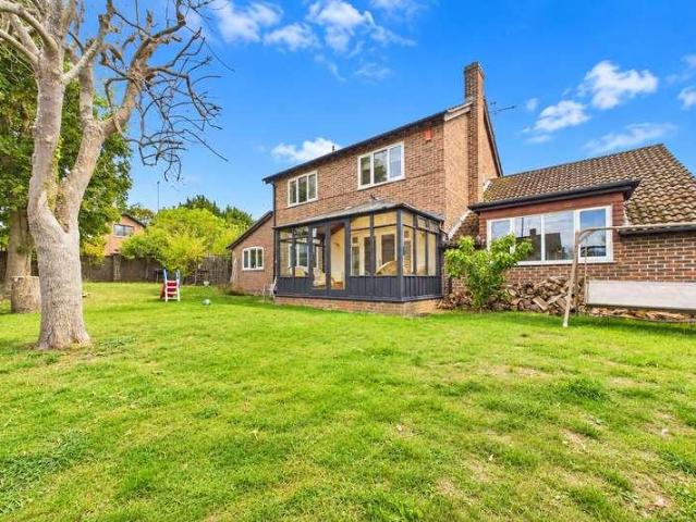 4 bed house for sale