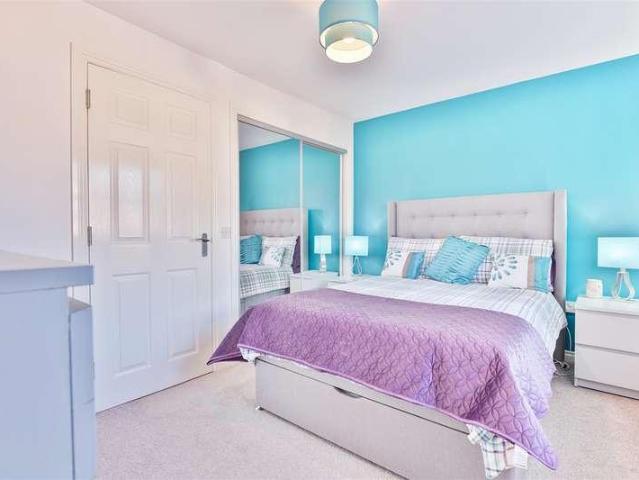 4 bed house for sale