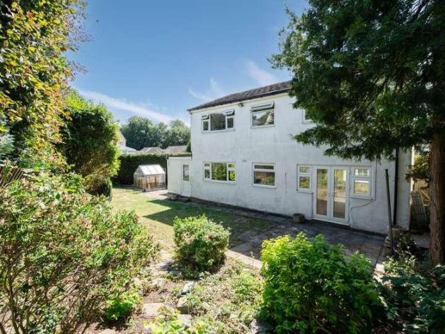 4 bed house for sale