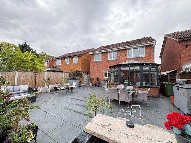 4 bed house for sale