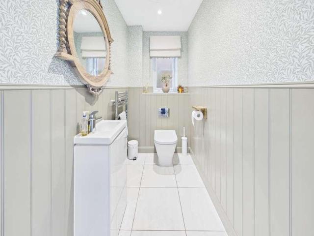 4 bed house for sale