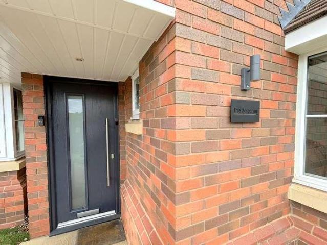 4 bed house for sale