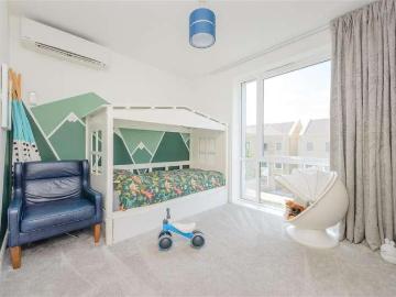 4 bed house for sale