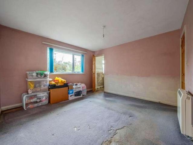 4 bed house for sale