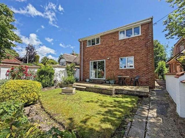 4 bed house for sale