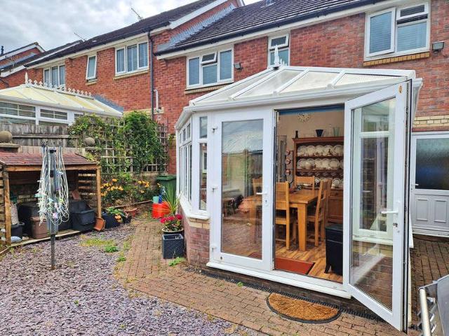 4 bed house for sale