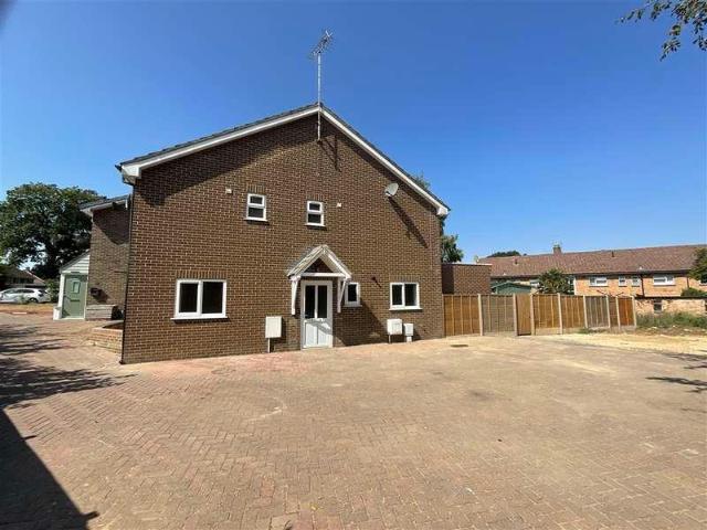 4 bed house for sale