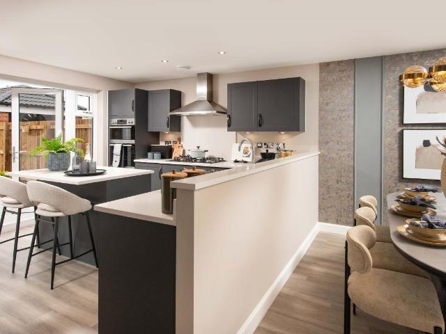 4 bed house for sale