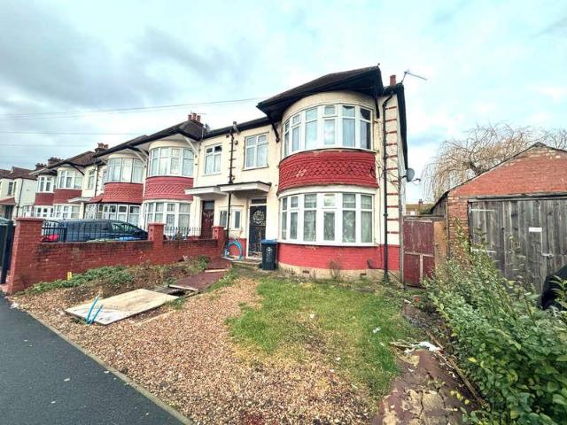 4 bed house for sale