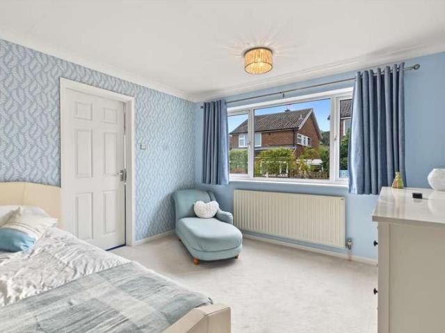 4 bed house for sale