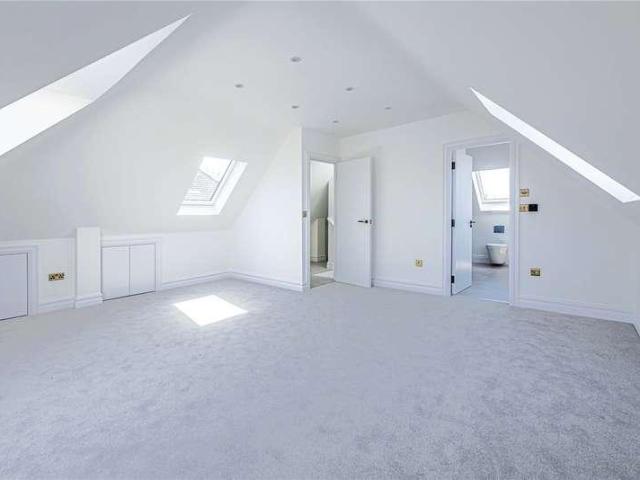 4 bed house for sale