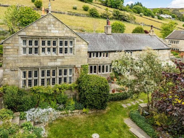 4 bed house for sale