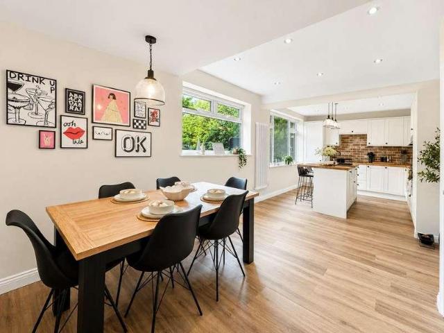 4 bed house for sale