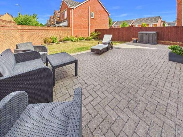 4 bed house for sale