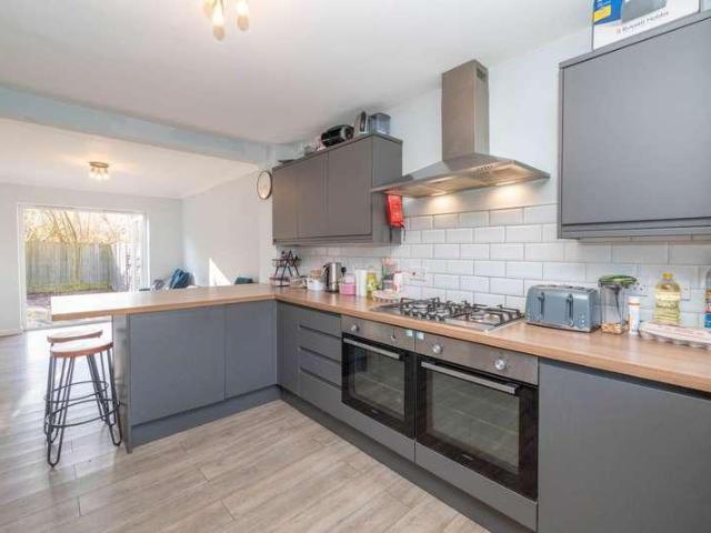4 bed house for sale