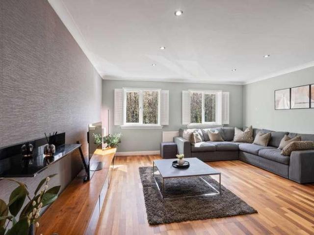 4 bed house for sale
