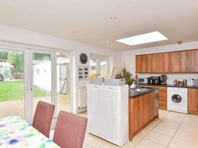 4 bed house for sale