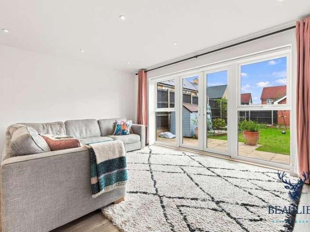 4 bed house for sale