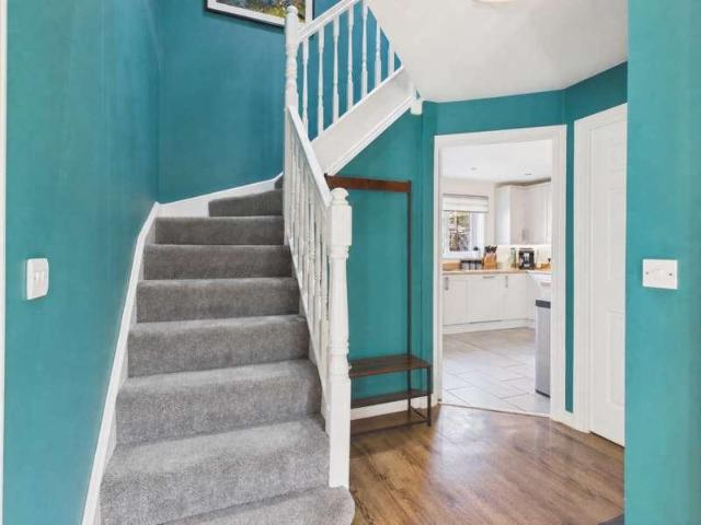 4 bed house for sale