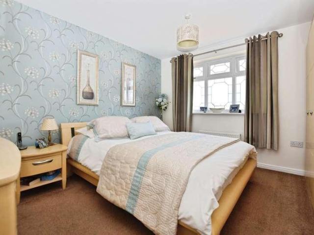 4 bed house for sale