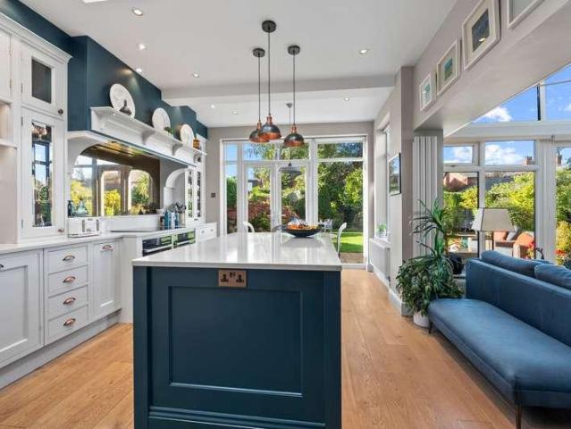4 bed house for sale