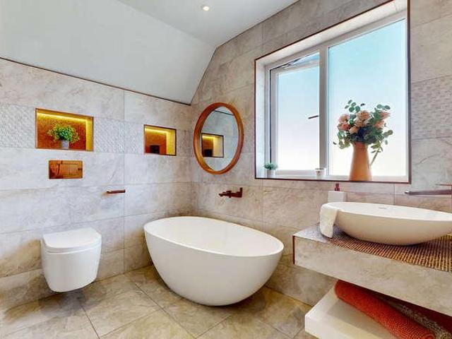 4 bed house for sale