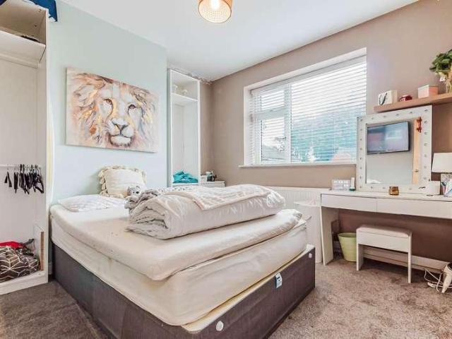4 bed house for sale