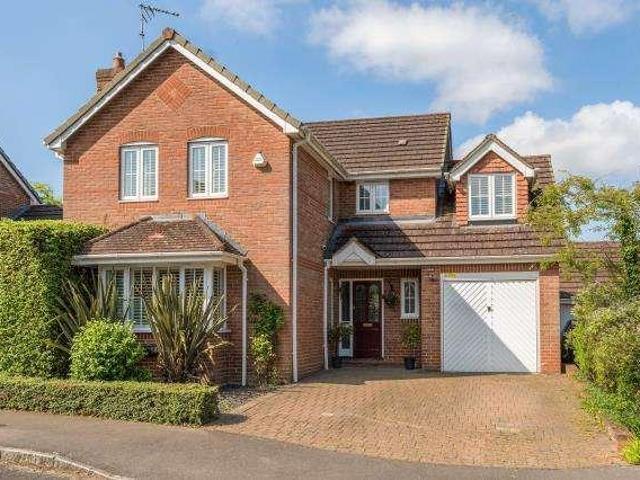 4 bed house for sale