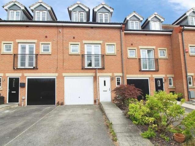 4 bed house for sale