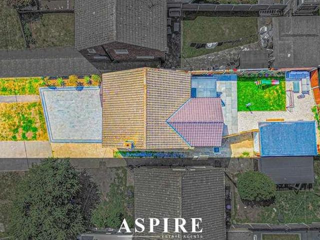 4 bed house for sale