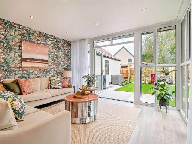 4 bed house for sale