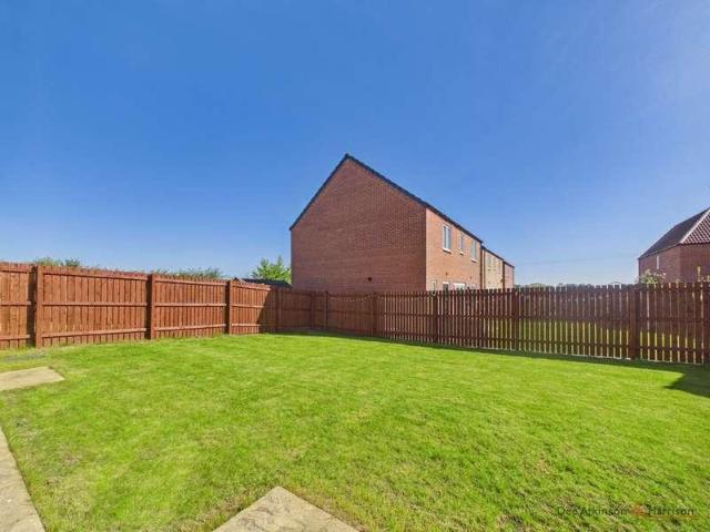 4 bed house for sale