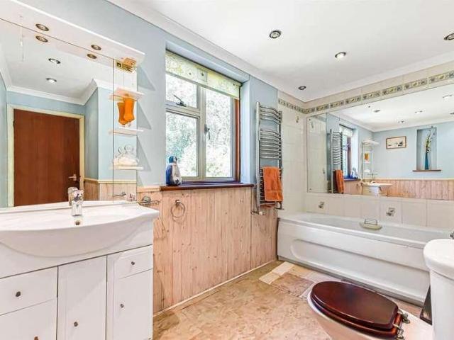 4 bed house for sale