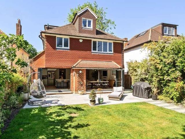 4 bed house for sale