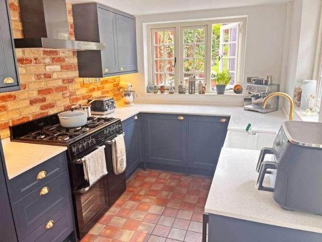 4 bed house for sale