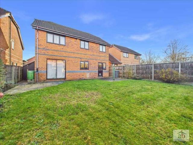 4 bed house for sale