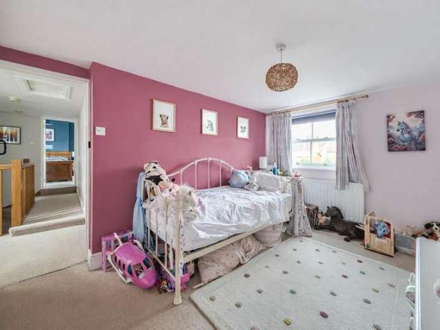 4 bed house for sale