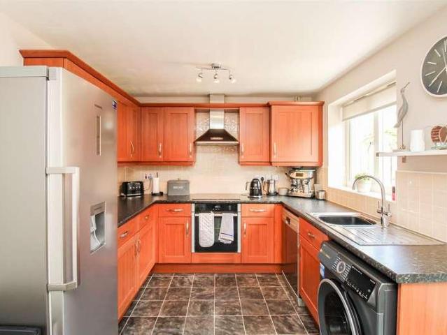 4 bed house for sale