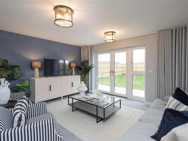 4 bed house for sale