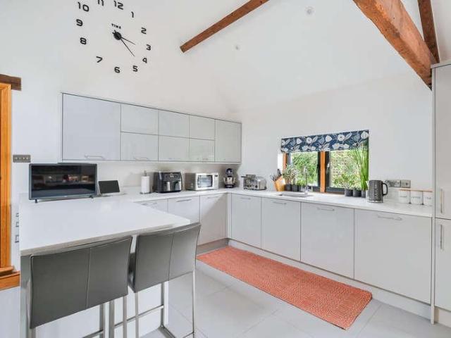 4 bed house for sale